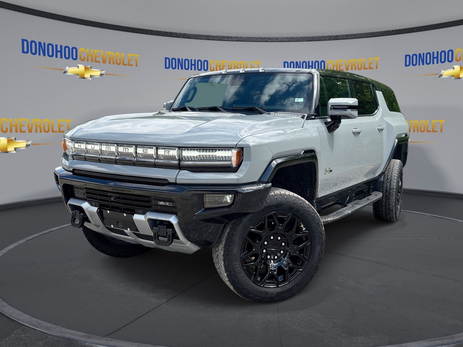 2025 GMC HUMMER EV SUV — interior view