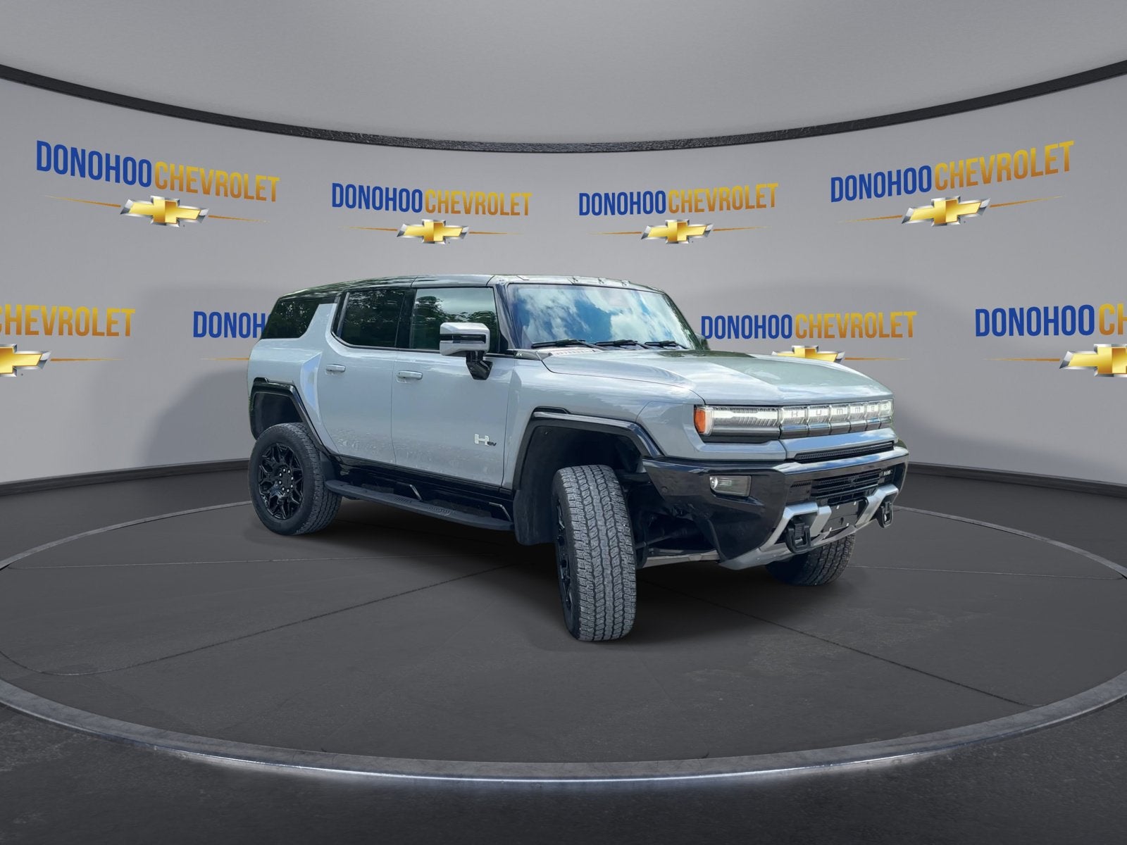 2025 GMC HUMMER EV SUV — detail view
