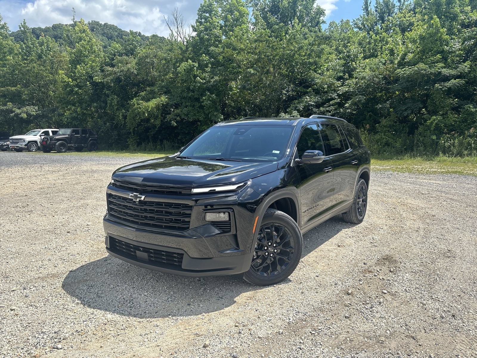 2026 Chevrolet Traverse — side profile view