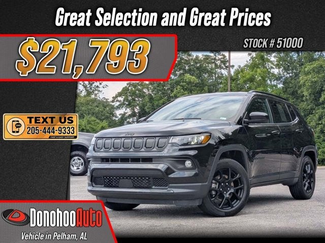 2022 Jeep Compass Altitude in Diamond Black Crystal Pearlcoat — front three-quarter view