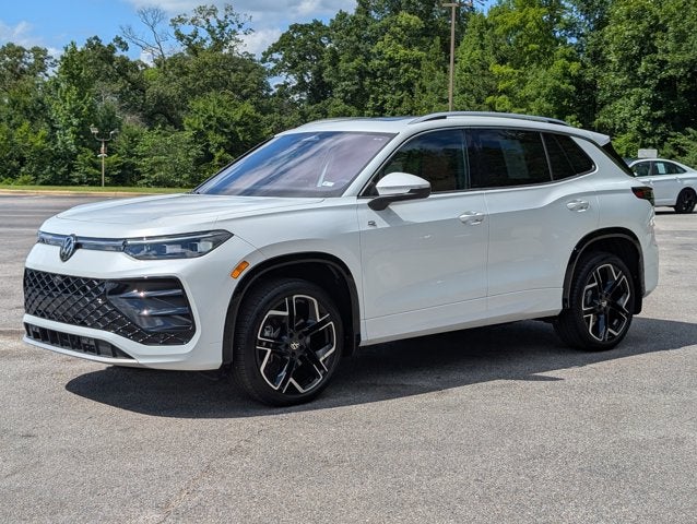 2025 Volkswagen Tiguan — detail view